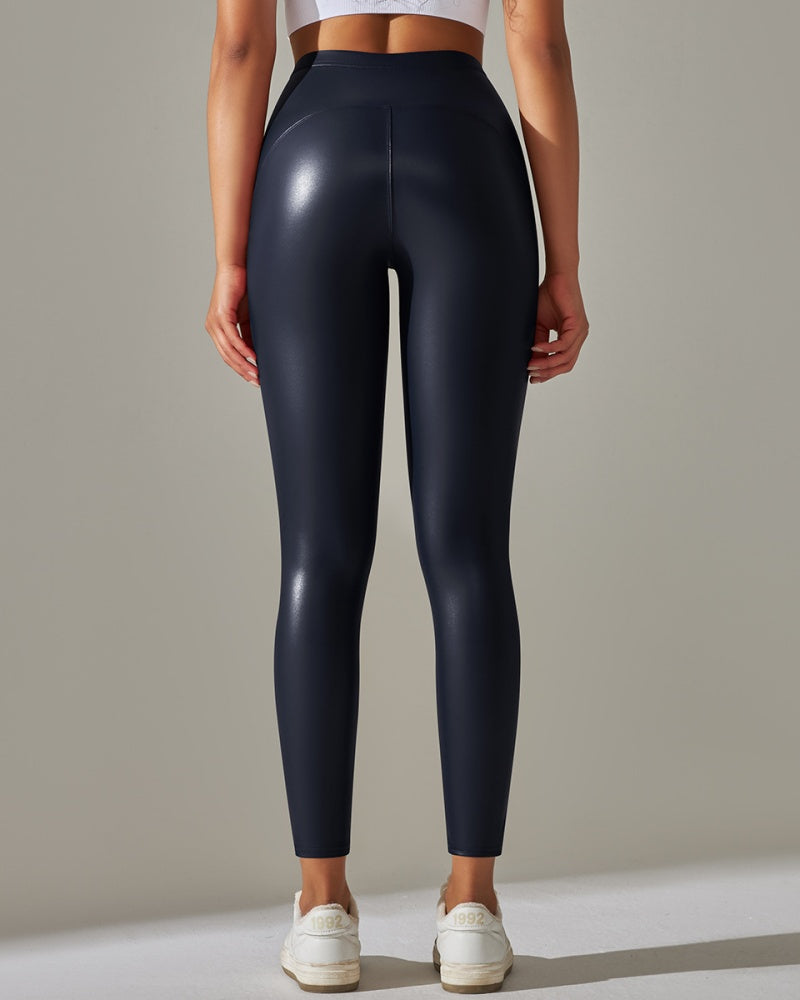 Vielseitige High-Waist Leggings: perfekt als Yoga Hose oder für den Stadtbummel.