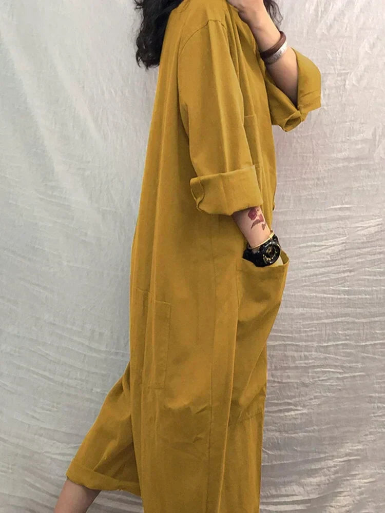 Lässiger Damen Langarm Jumpsuit, Oversized Schnitt aus Leinen-Baumwolle. Ideal für entspannte Freizeit-Looks.