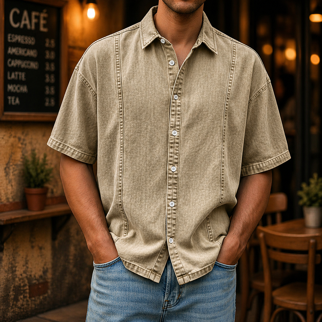 Elegantes Herren Kurzarmhemd, unifarben, mit Button-down-Kragen. Zeitloses Oberteil für Freizeit & Alltag.