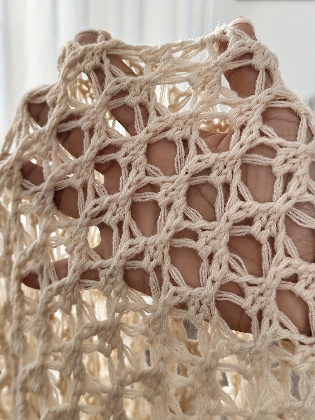 Stylischer Damen Beige Cardigan, leicht & lässig. Ein vielseitiger Langarm Überwurf für den Sommeralltag.