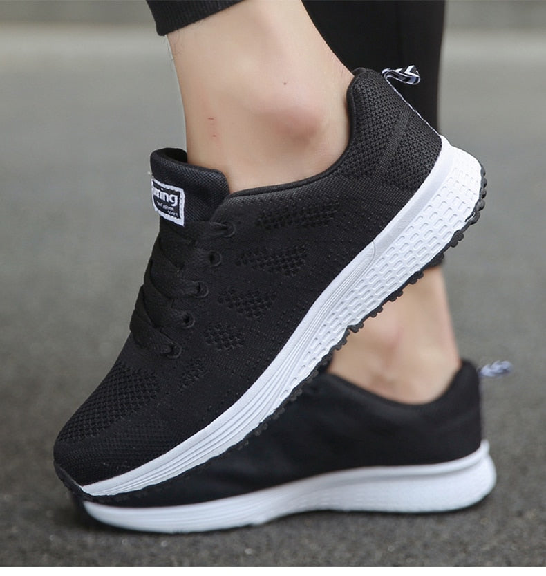 Eleganter und orthopädischer Damenschuh, bietet hervorragende Dämpfung.