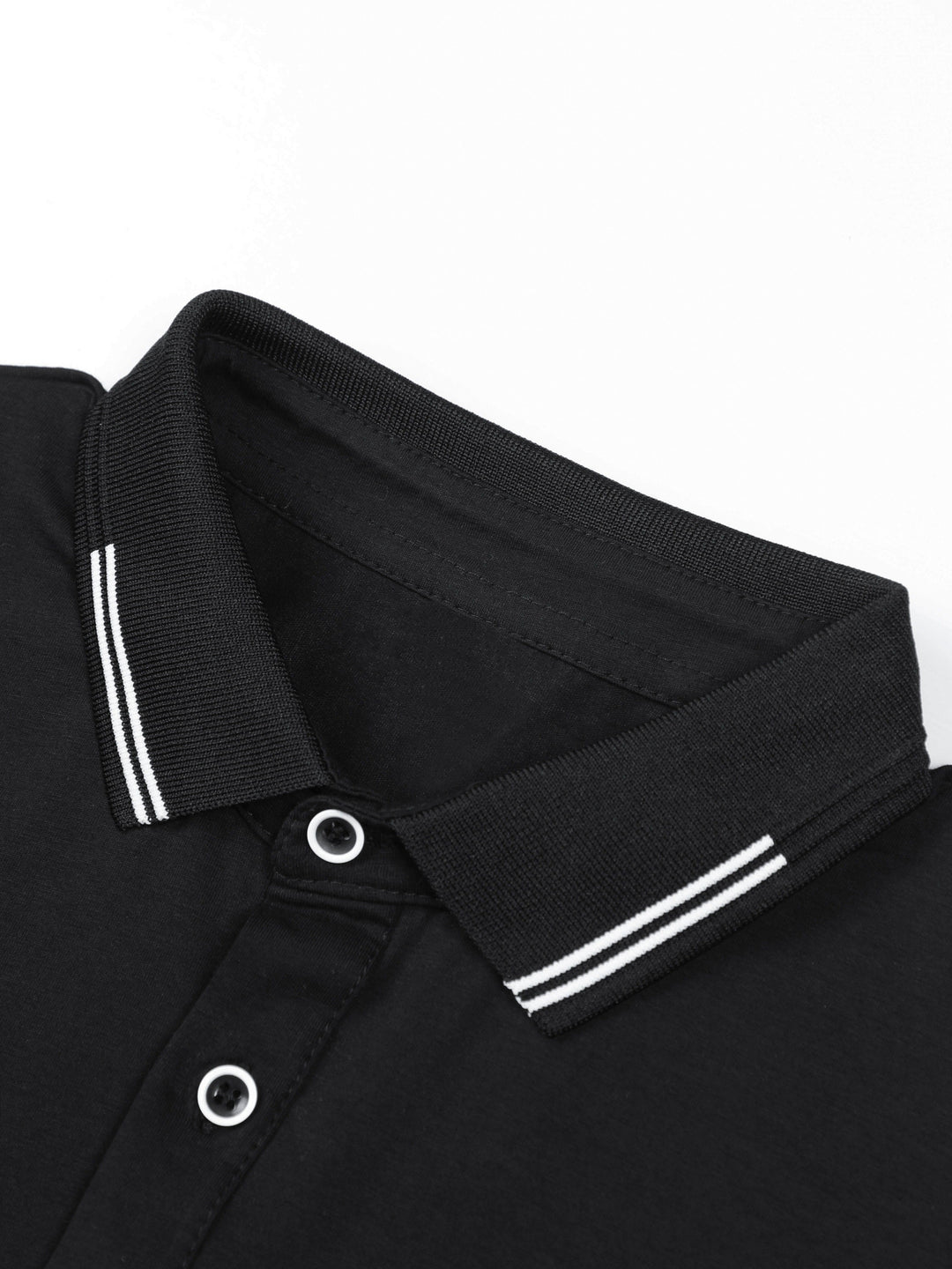 Bequemes Herren Poloshirt in klassischer Passform, stilvoll. Ideal für Freizeit, Büro & moderne Looks.