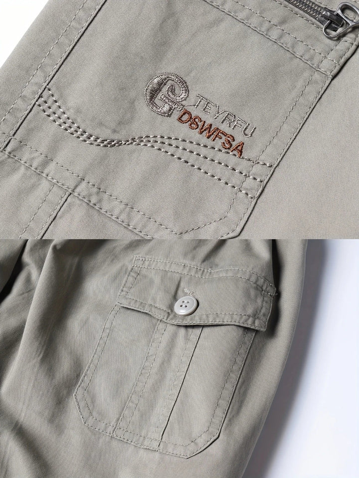 Moderne Herren Shorts, atmungsaktiv und pflegeleicht, ideal für alle Sommeraktivitäten.