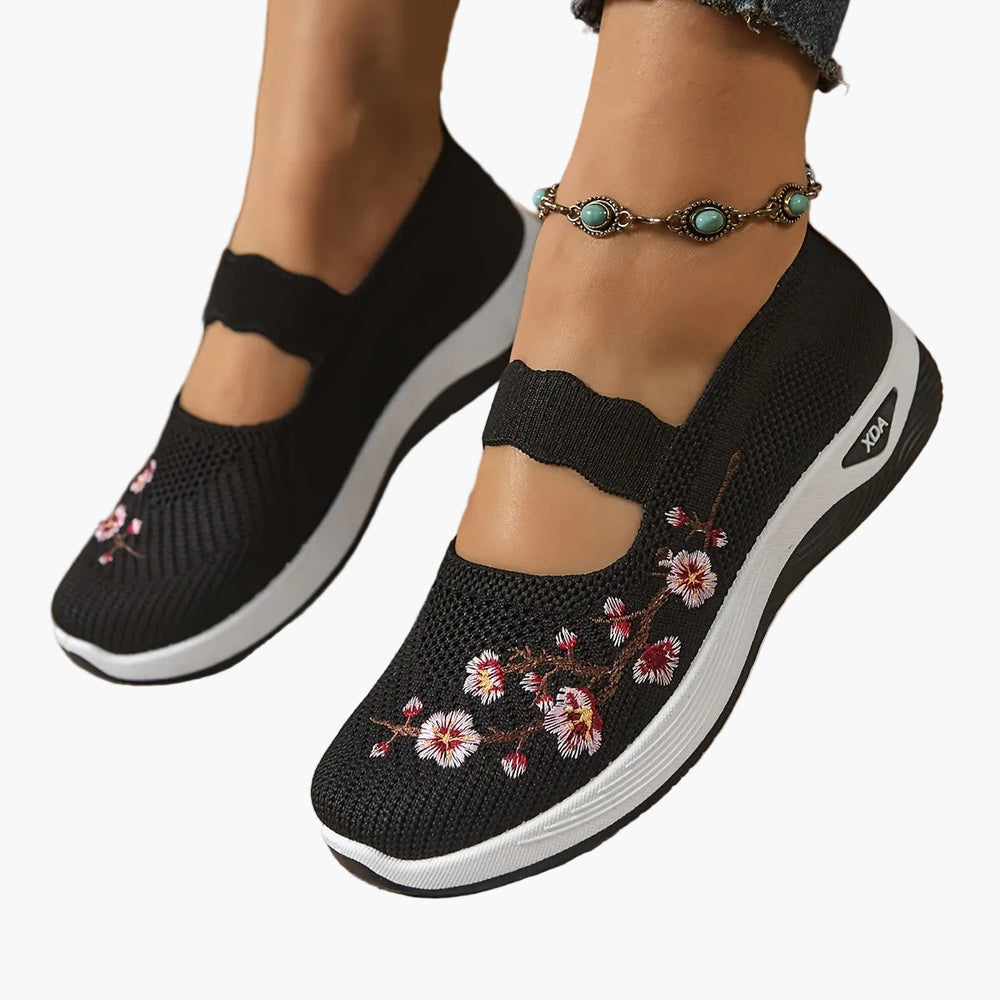 Bequeme Damen Freizeitschuhe mit Klettverschluss, weich & leicht für Alltag und Spaziergänge.