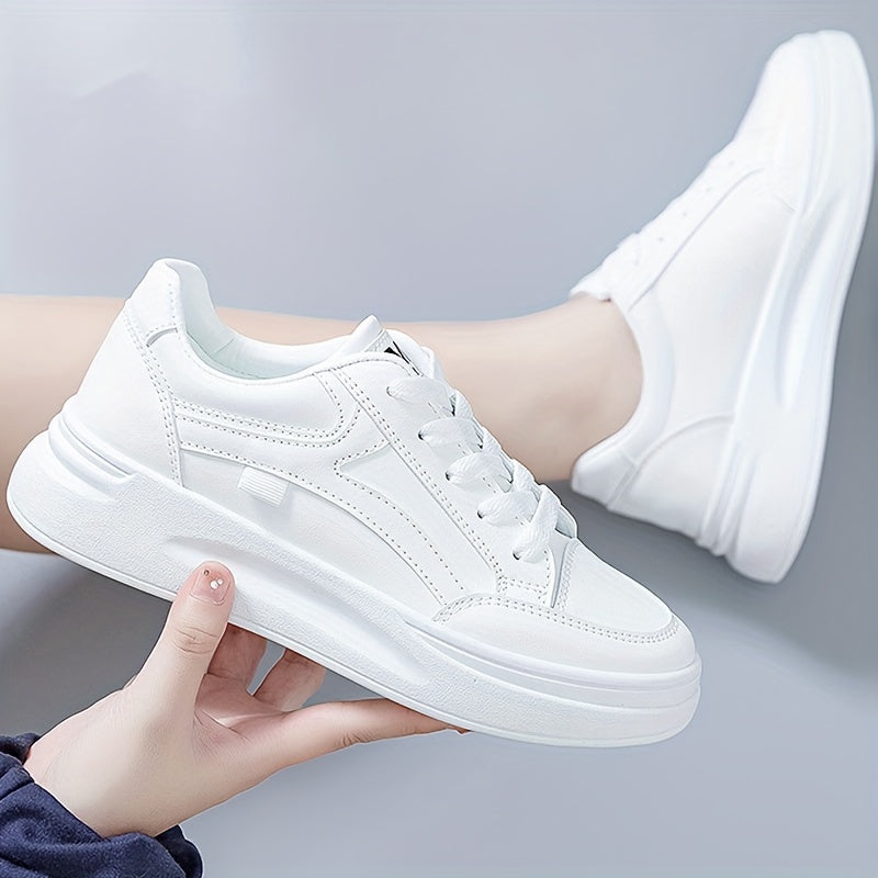 Ergonomische Damen Sneaker. Bequeme Freizeitschuhe mit unterstützendem Fußbett. Ideal für langen Halt und Alltag.