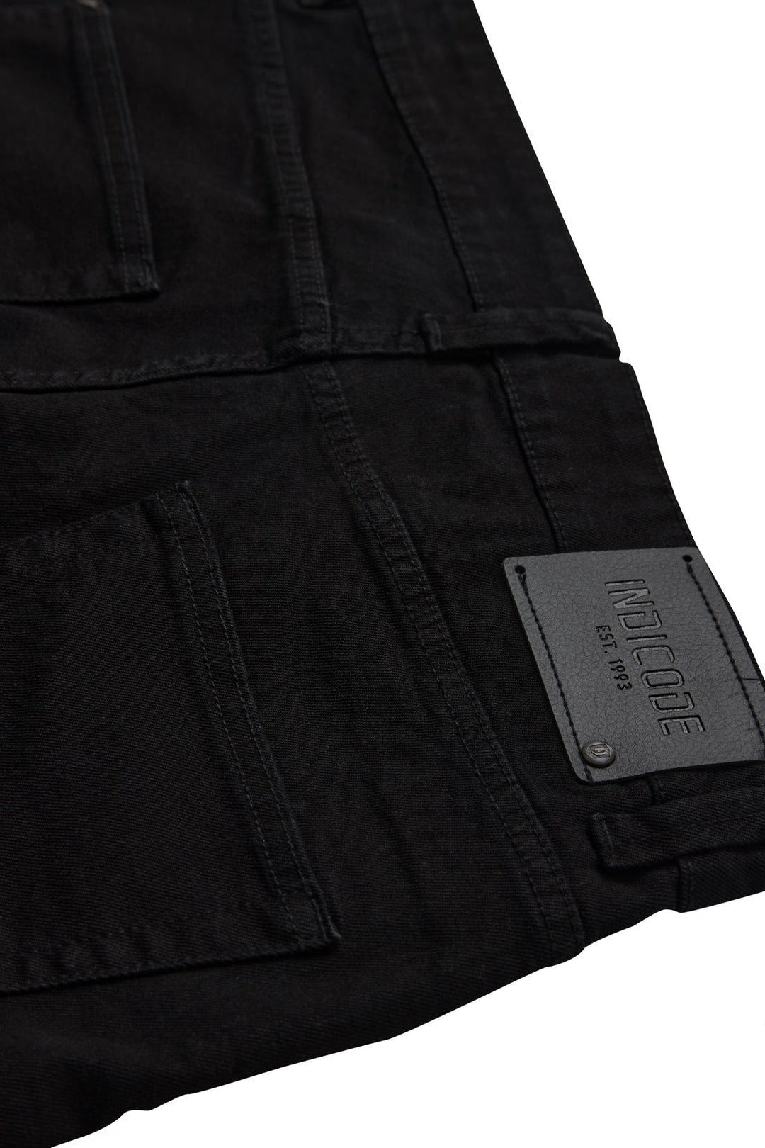 Hochwertige blaue Herrenjeans, gerades Bein, Mid-Rise Passform, aus strapazierfähigem Denim.