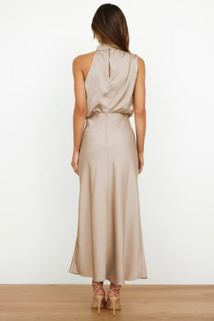 Schickes Partykleid für Damen: Neckholder Midikleid in A-Linie. Perfekt für festliche Abende & Frühlingsfeiern.