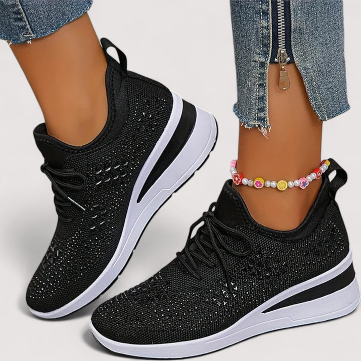Rutschfeste Damen-Glitzer-Sneaker mit Schnürung, leicht und modern.
