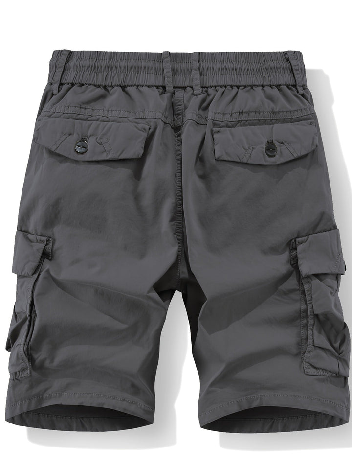 Modische Herren Casual Shorts als Cargoshorts, ideal für entspannte Tage und urbane Looks.