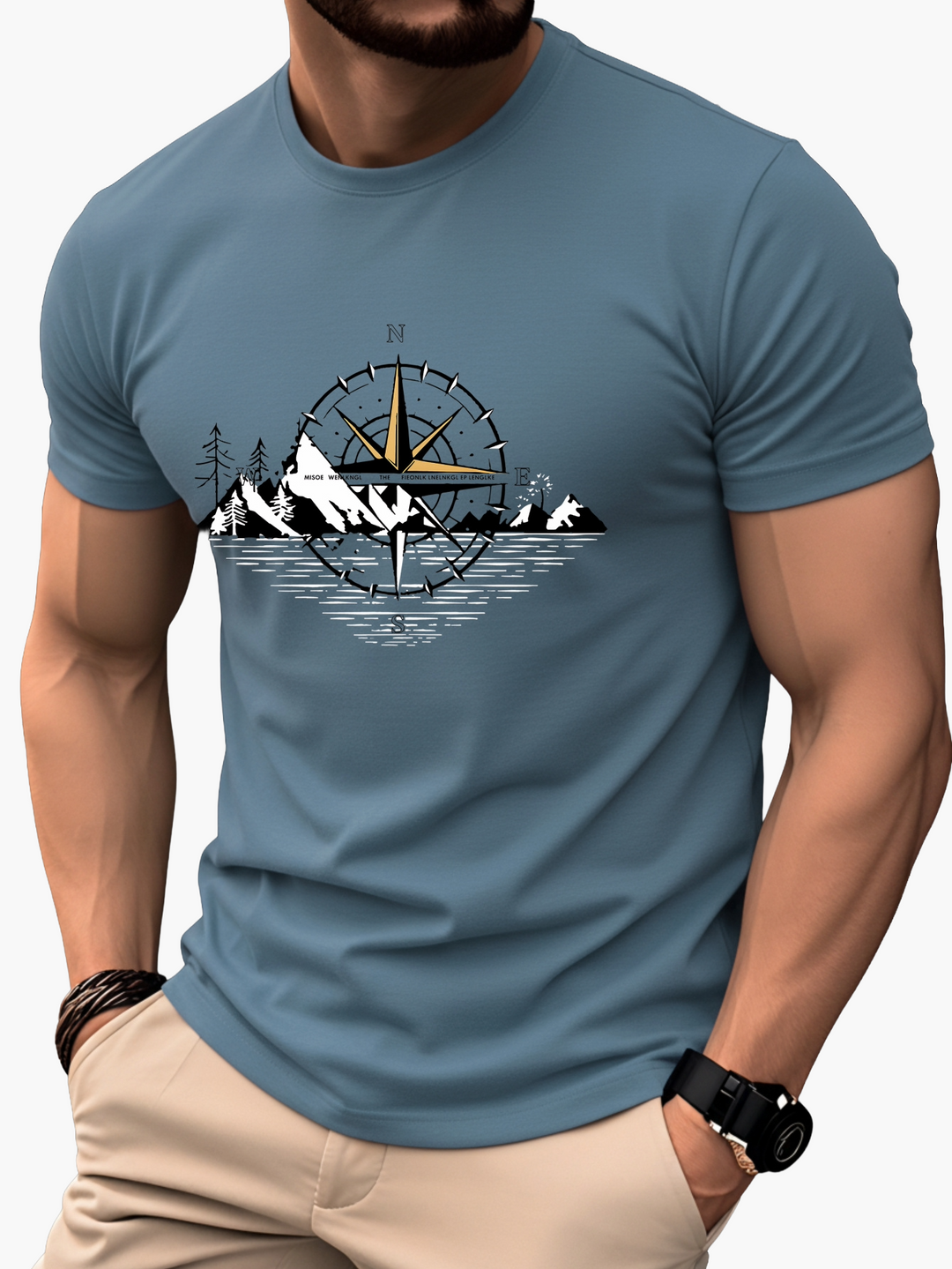 Detail des Kompass-Berg-Designs auf dem lässigen Herren T-Shirt. Ein Kurzarm Abenteuer-Shirt für Naturfreunde.