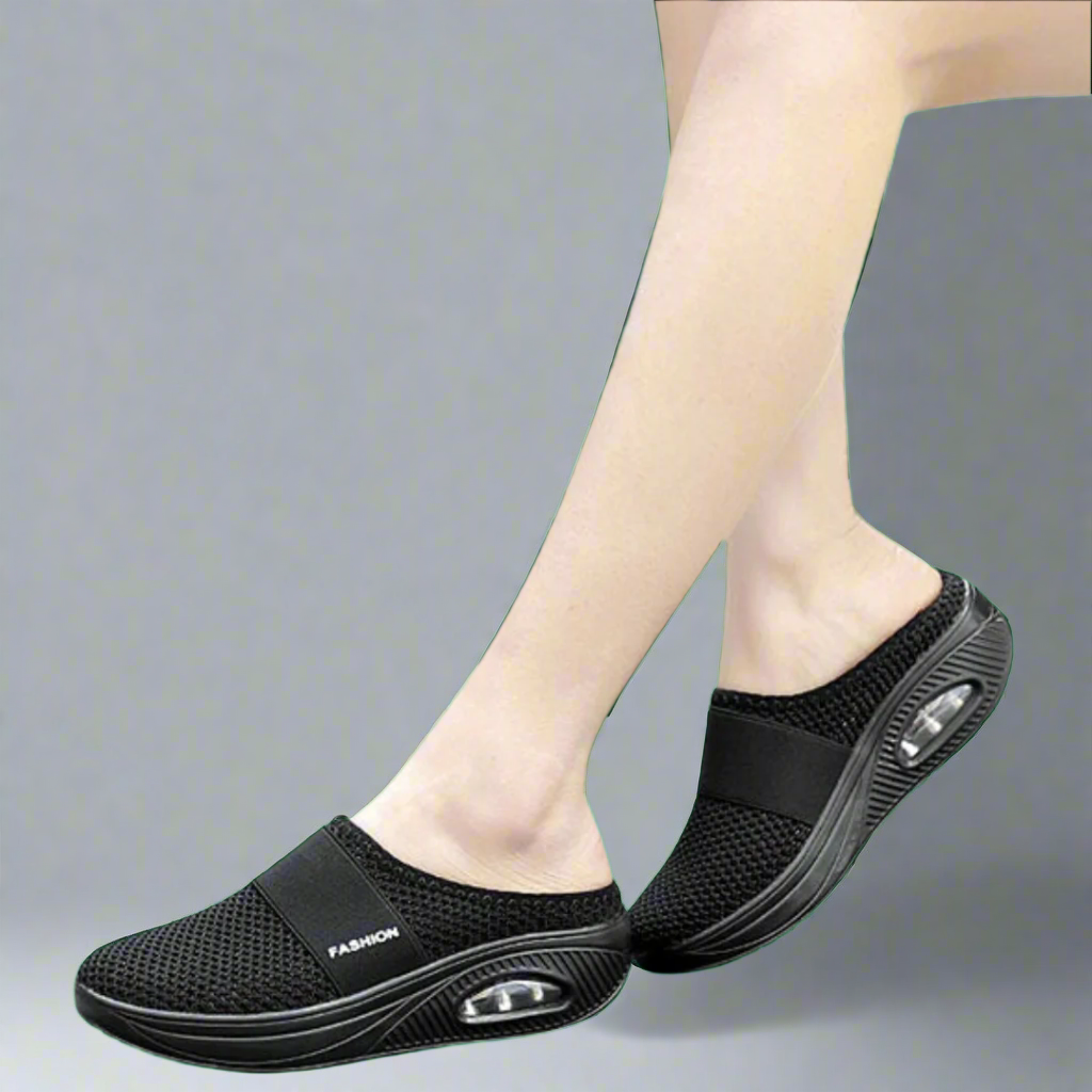 Schwarze orthopädische Damen Sandalen, elegant und unterstützend, perfekt als bequeme Sommerschuhe.