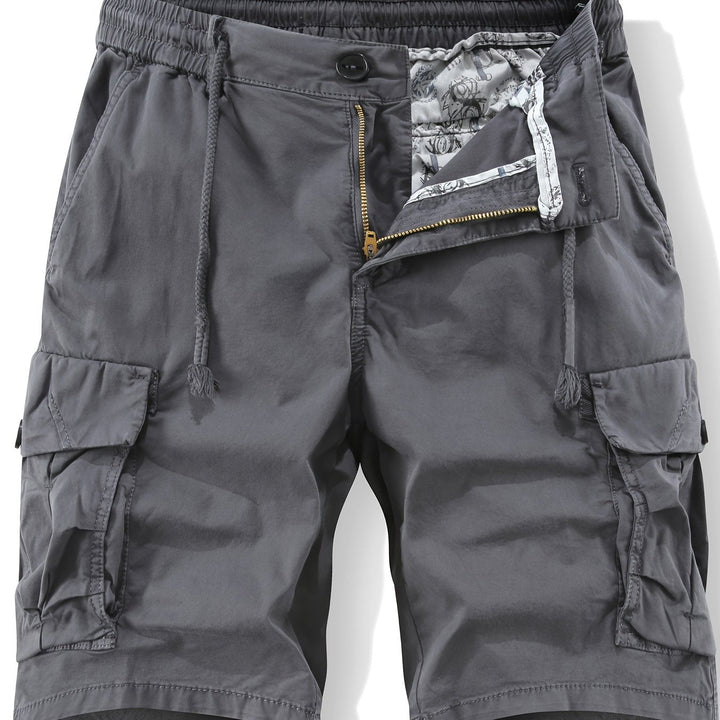 Ultra-bequeme Herren Cargoshorts mit elastischem Bund & weichem Stoff, ideal für lange Sommertage.