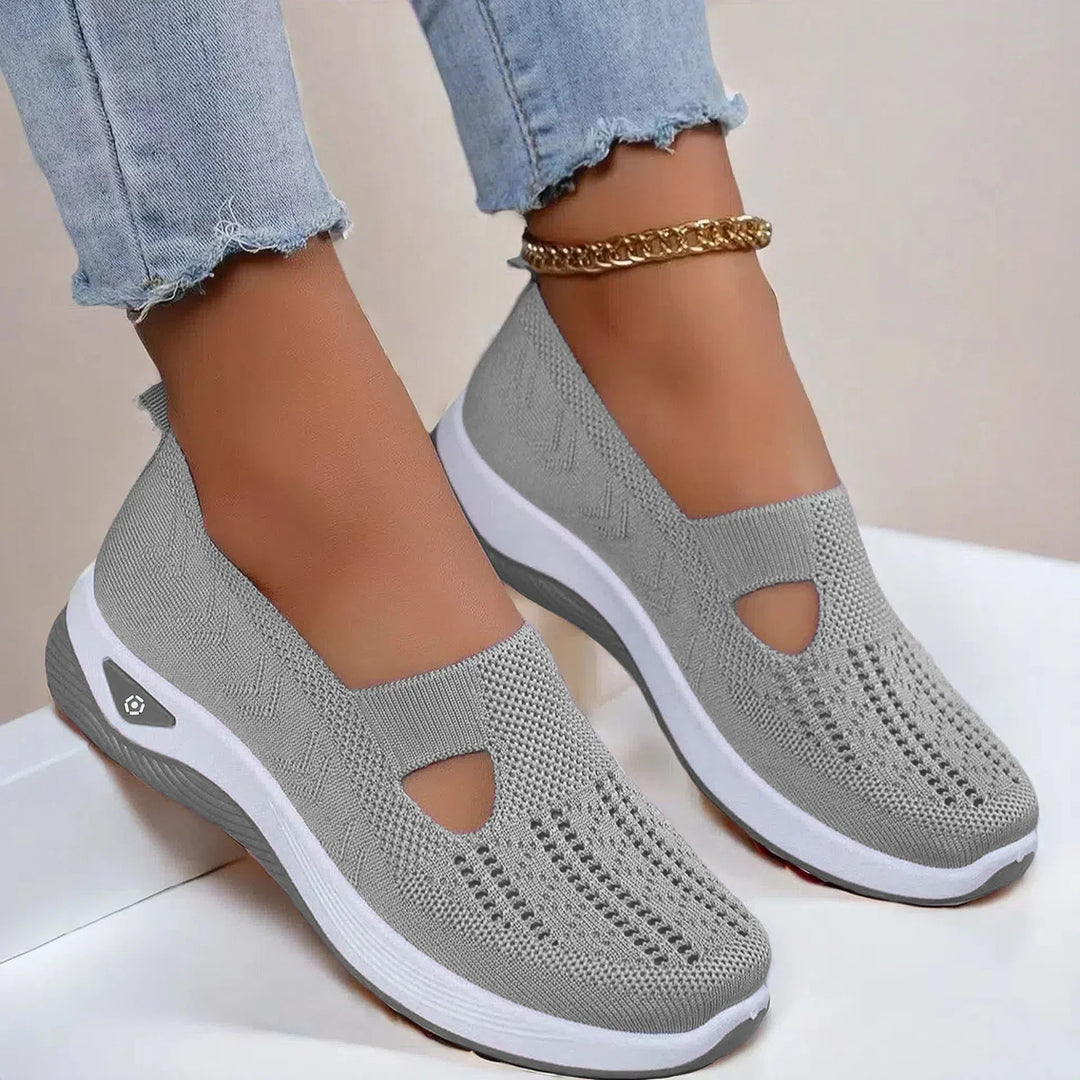 Elegante Damen Slip-On Sneaker, passend zur lässigen Damenmode. Bequem und leicht.