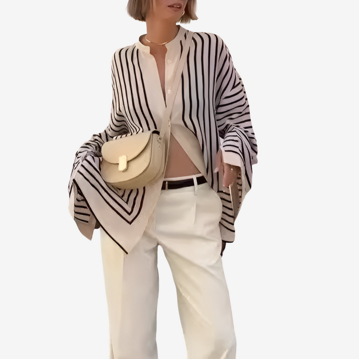 Stylische Damenbluse gestreift, V-Ausschnitt & Oversize-Passform. Eine elegante Langarmbluse für Freizeit.