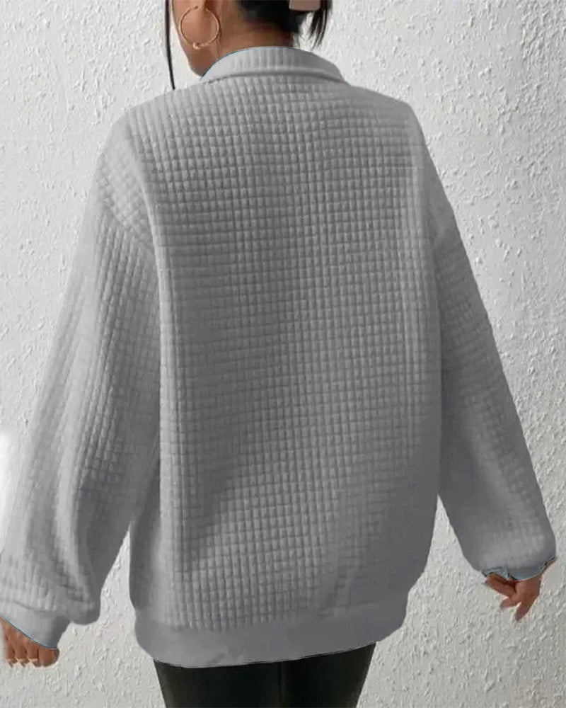 Moderner Damen Herbstpullover, locker geschnitten. Komfortable Alltagsmode, langärmlig und vielseitig.
