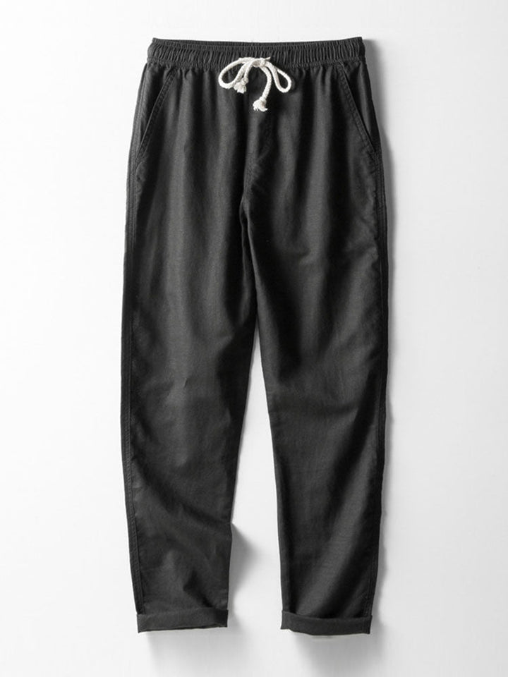 Herren Sommer Set für entspannte Tage: luftiges Hemd und bequeme Hose, Herrenmode.