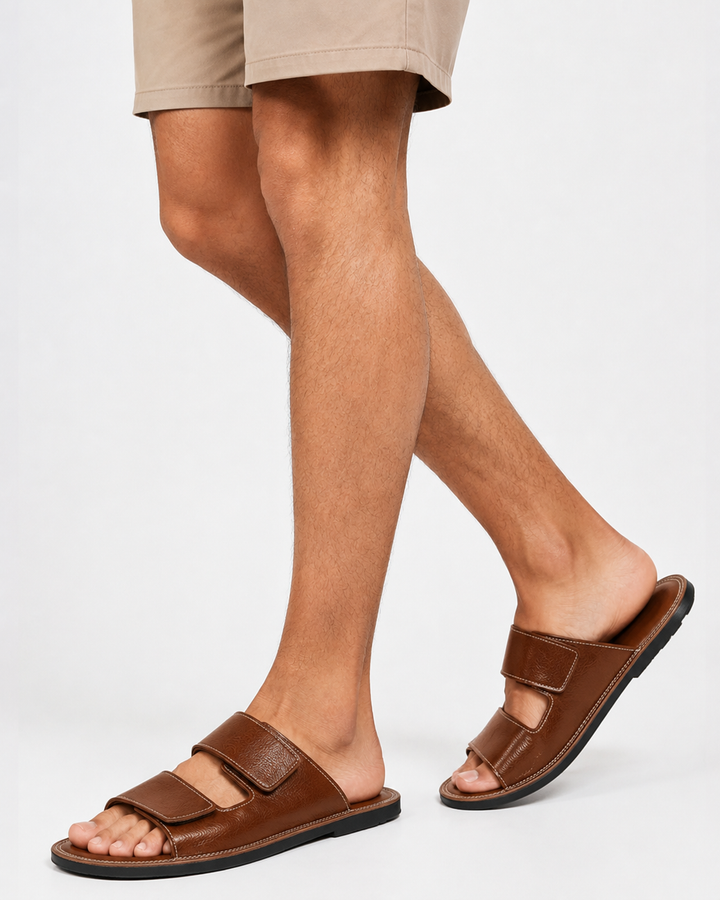 Vielseitige wasserdichte Herrensandalen für Outdoor, Strand & Freizeit. Komfortable Sommerschuhe mit Klettverschluss.