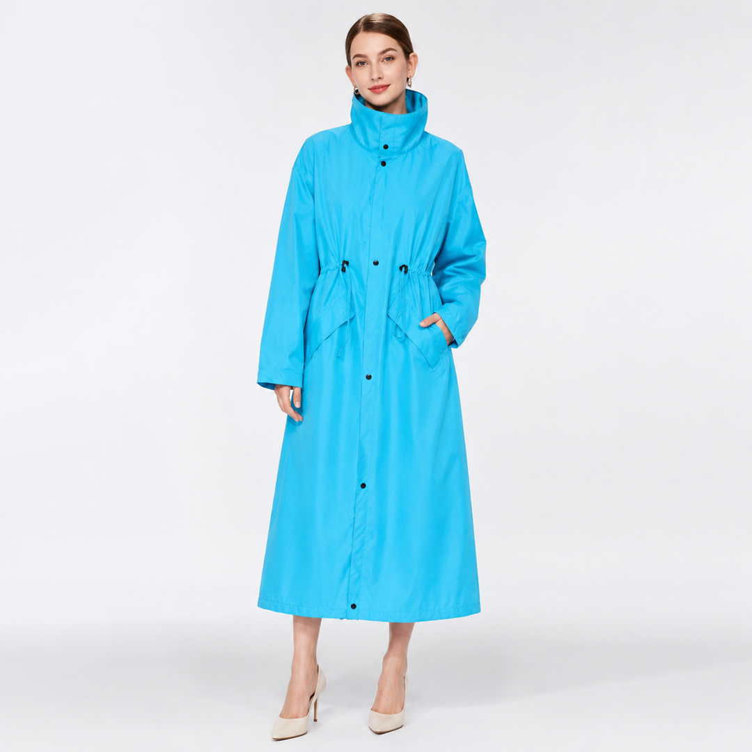 Outdoor Damen Regenmantel Rainora, leicht & atmungsaktiv, ideal für Spaziergänge & Wanderungen.