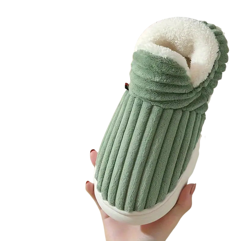 Stylische Damen Komfort Hausschuhe mit flauschigem Innenfutter, bieten Wärme und Gemütlichkeit für Zuhause.