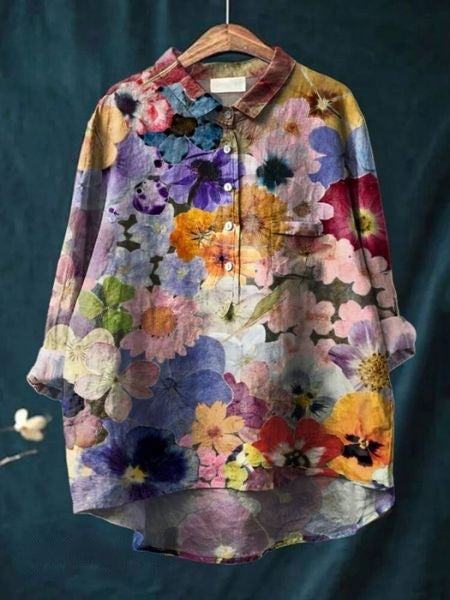 Elegante Business-Bluse für Damen, lockerer Schnitt, mit frischem Blumenmuster für den Büroalltag.