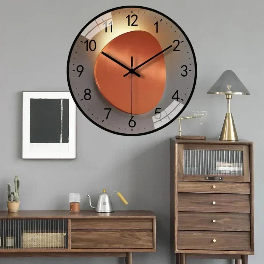 Detailansicht des ultra-leisen Displays der digitalen Wanduhr, bietet präzise Zeit ohne störende Geräusche.