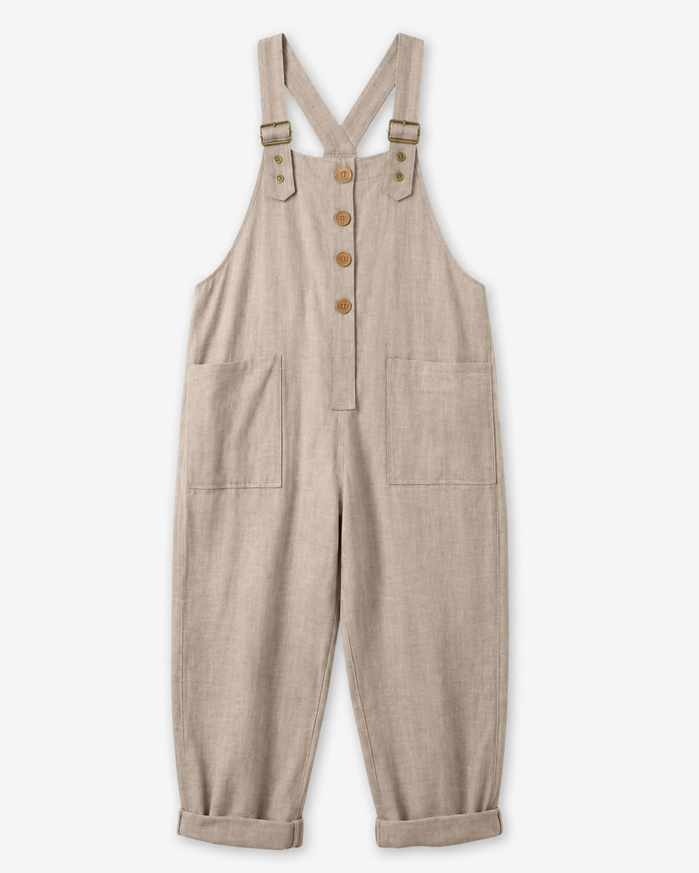 Modische Damen Latzhose als vielseitiges Sommeroutfit oder lockerer Jumpsuit.