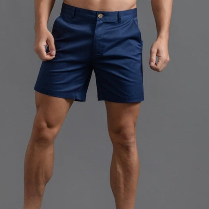Klassische Herren Chino Shorts Sandro in Beige, vielseitig kombinierbar und bequem für jeden Anlass im Sommer.