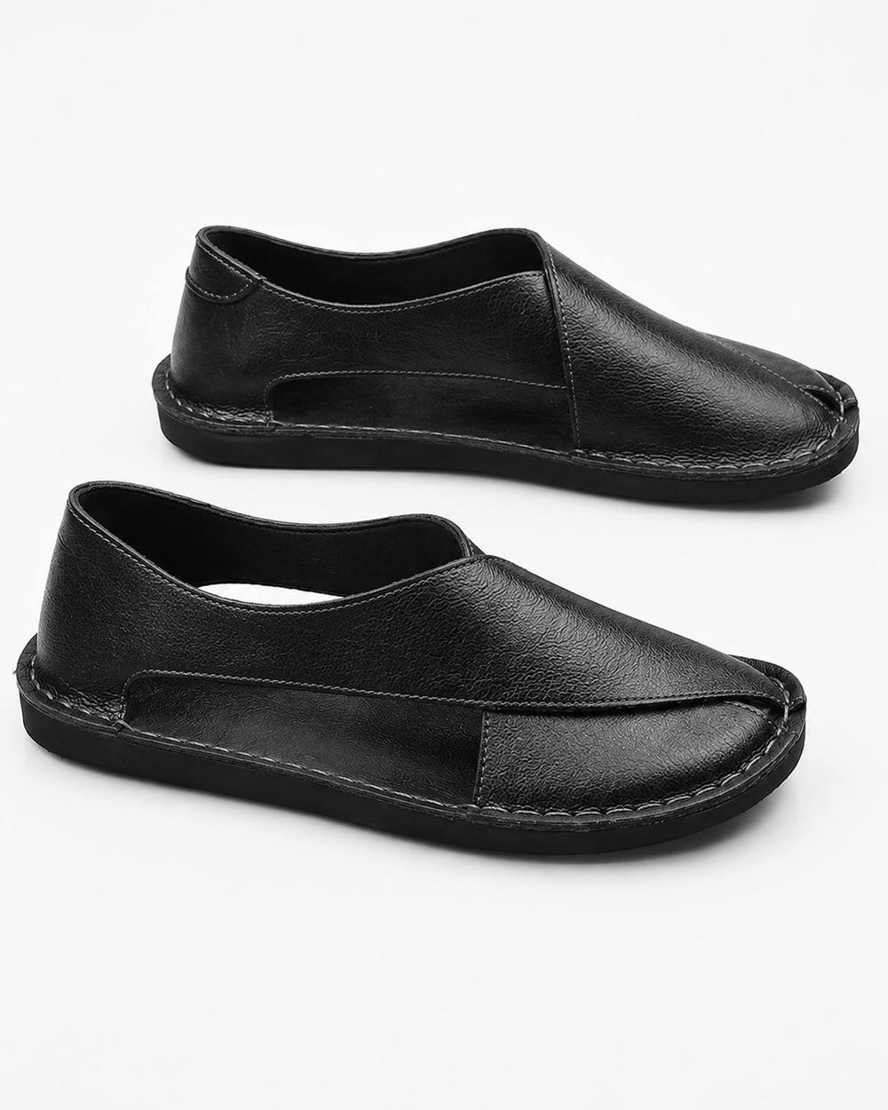 Schwarze Herren Freizeit Sandalen mit geschlossener Zehe. Bequemer Slip-on Slipper, perfekt als Sommer- und Reiseschuh.