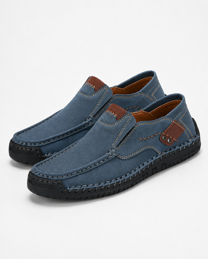 Nahaufnahme der lässigen Herren Schlüpfschuhe; zeigt Design, Material und Komfortdetails.