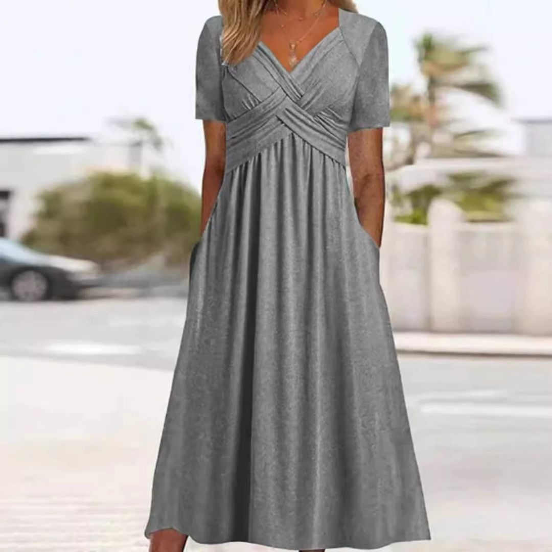 Modisches tailliertes Sommerkleid für Damen. Leichtes & bequemes Design, ideal für elegante und legere Anlässe.