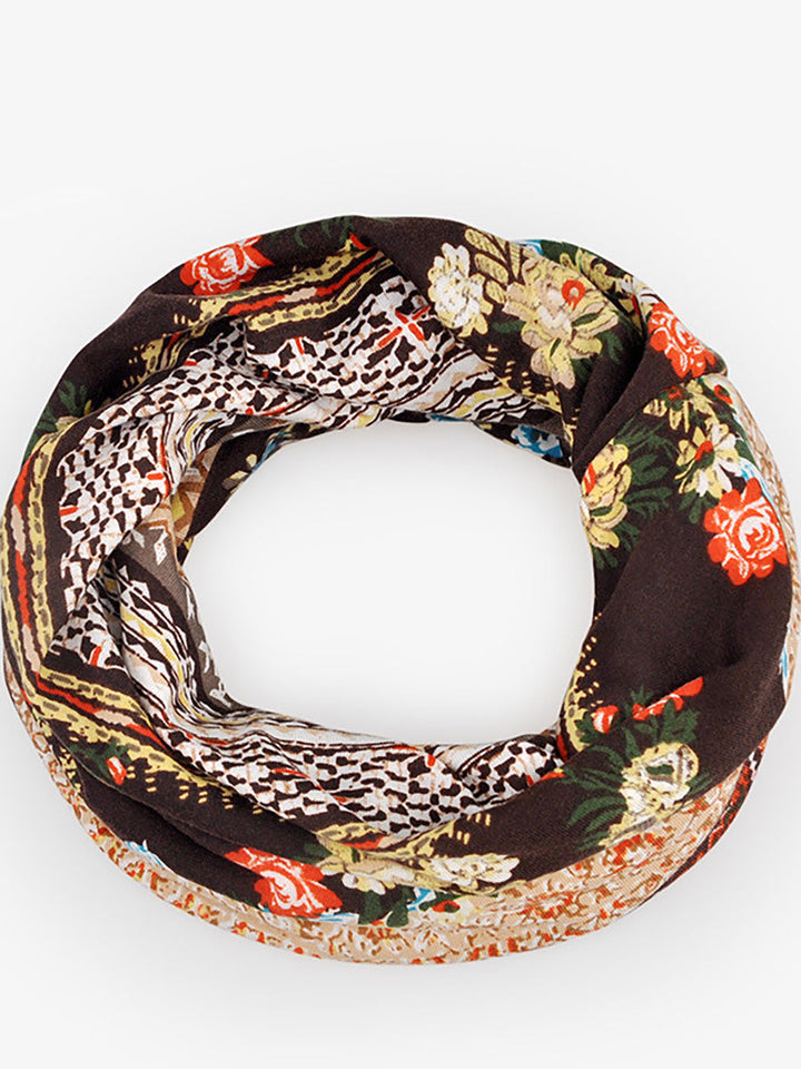 Entspannte Damen Beanie Mütze mit blumigem Muster, bequem für den Alltag im Frühling & Herbst.
