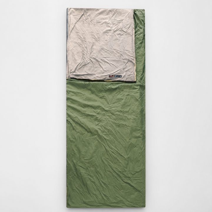 Ultraleichter Kompaktschlafsack im Packsack für Trekking, Camping & Reisen; leichtgewicht & platzsparend.