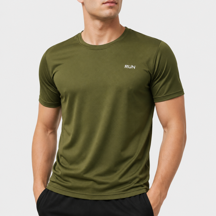 Nahaufnahme des atmungsaktiven Gewebes vom Herren Performance Sportshirt, schnelltrocknend.