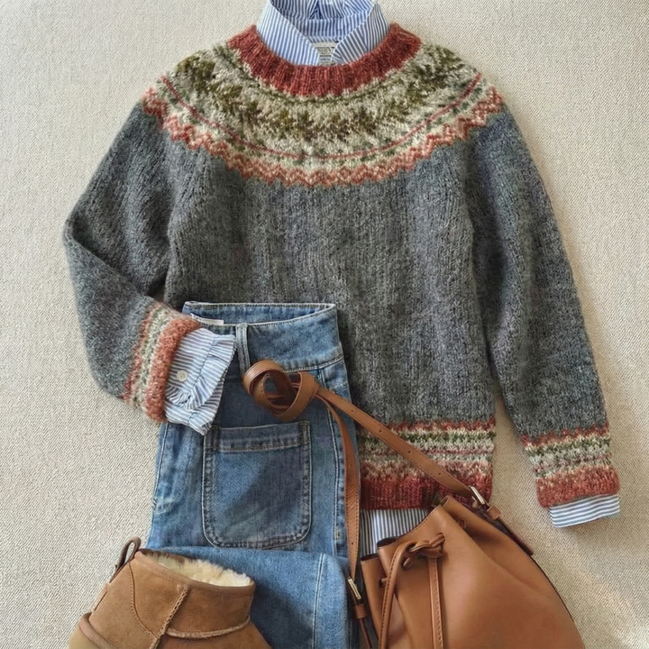 Hochwertiger Damen Strickpullover mit authentischem nordischem Muster, weich und warm für Herbst & Winter.
