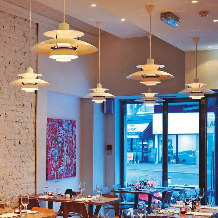 Runde dimmbare LED Lampe, energieeffizient, perfekt als Hauptbeleuchtung.