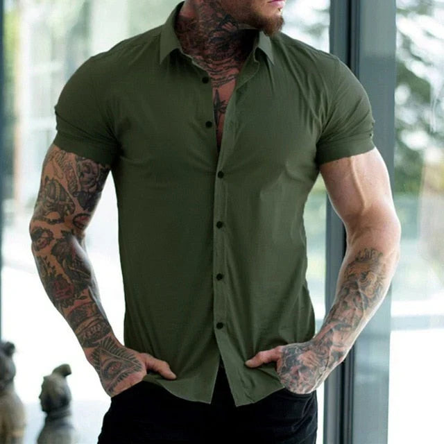 Modernes Slim Fit Stretch Kurzarmhemd für Herren – ideal für Business, Alltag & Events.