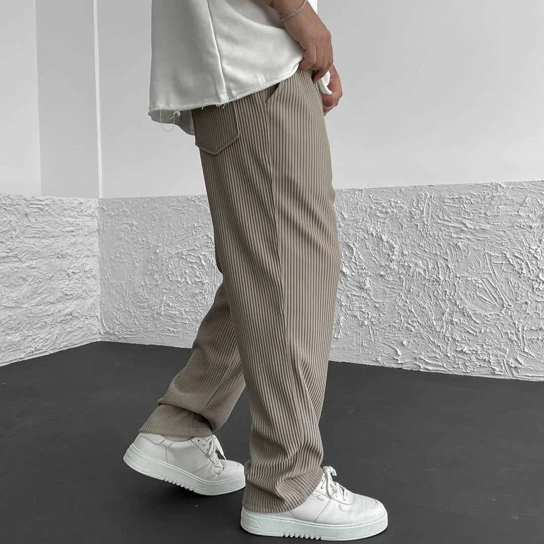 Entspannte Herren Strickhose im Relaxed Fit. Ideal für gemütliche Stunden oder urbane Streetwear.