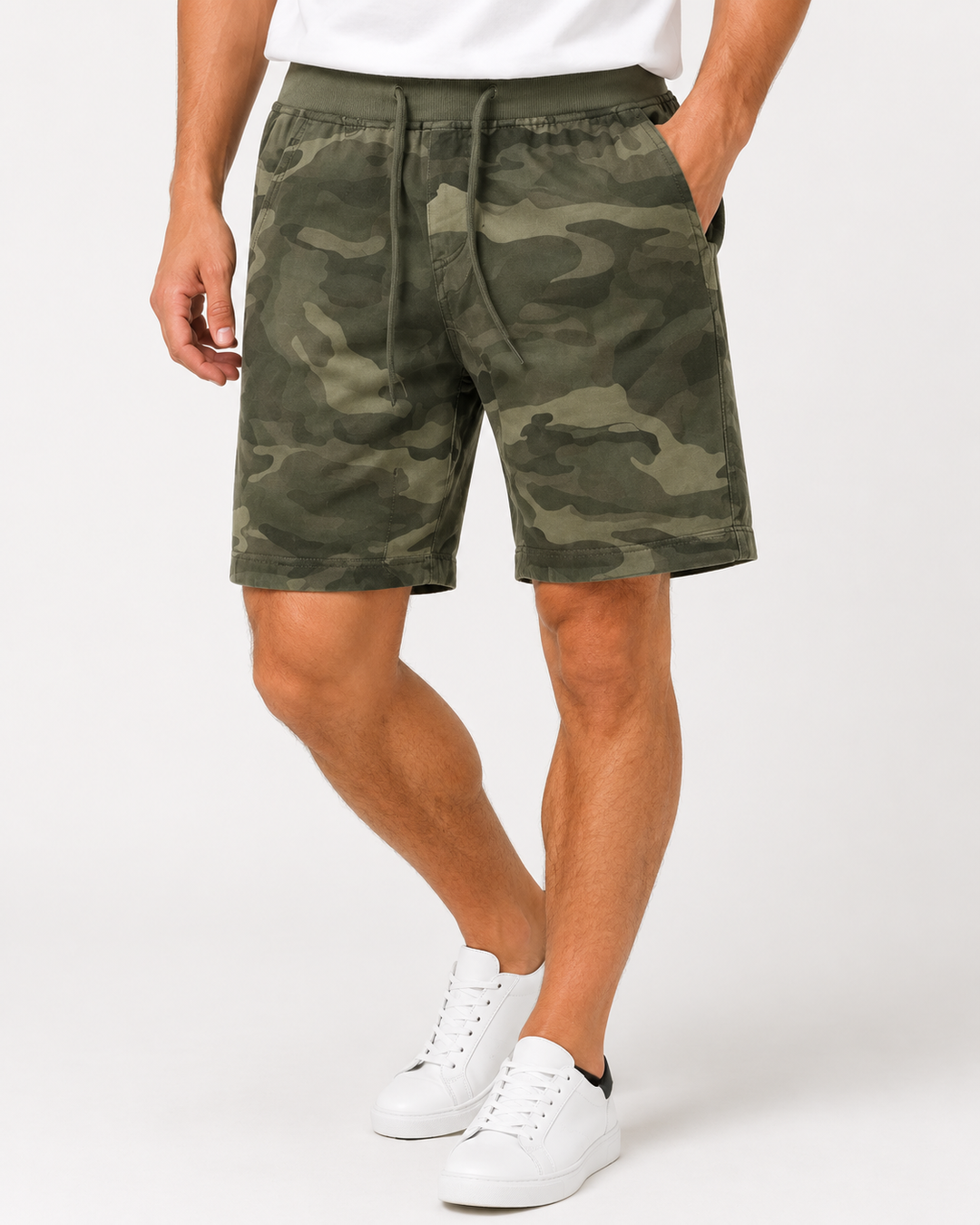 Robuste Herren Camouflage Shorts für Outdoor-Abenteuer & entspannte Freizeit. Bequeme Militärstil-Kurze Hosen.
