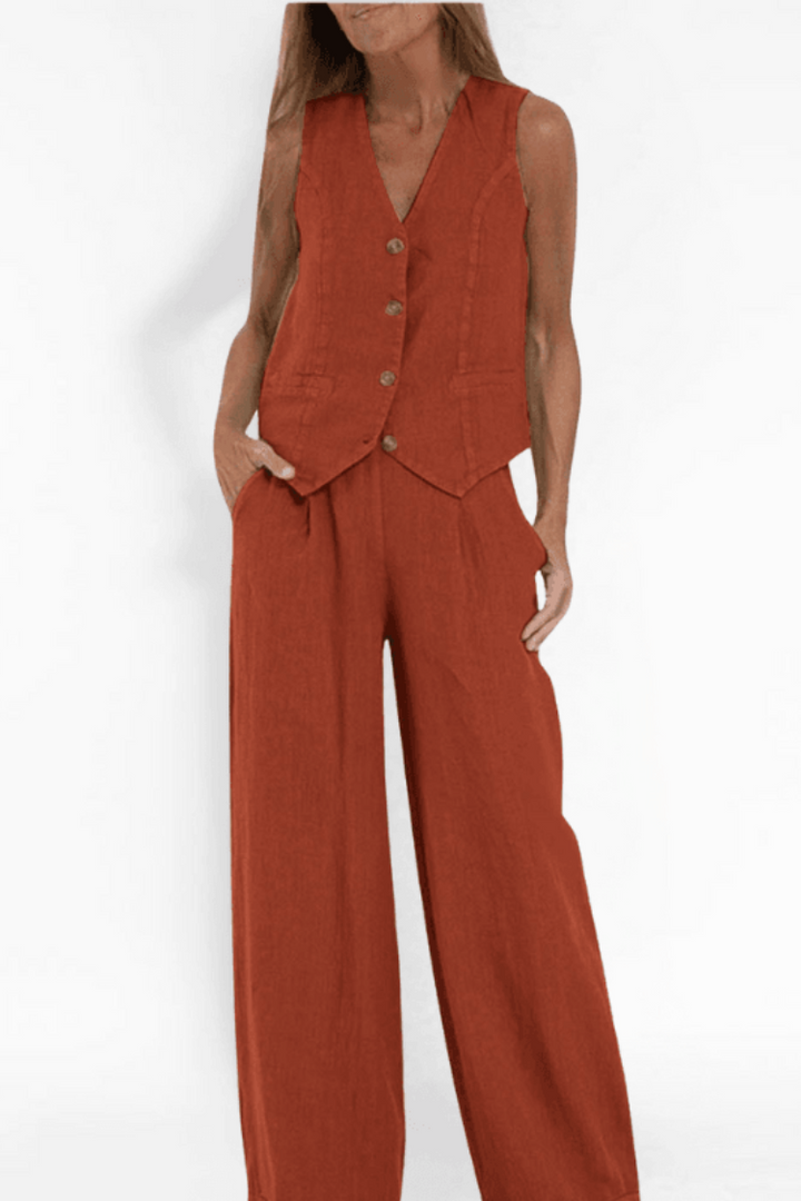 Modisches Damen Outfit: eleganter Zweiteiler mit Weste & Hose. Stylisches Set für den Alltag, bequem und farbenfroh.