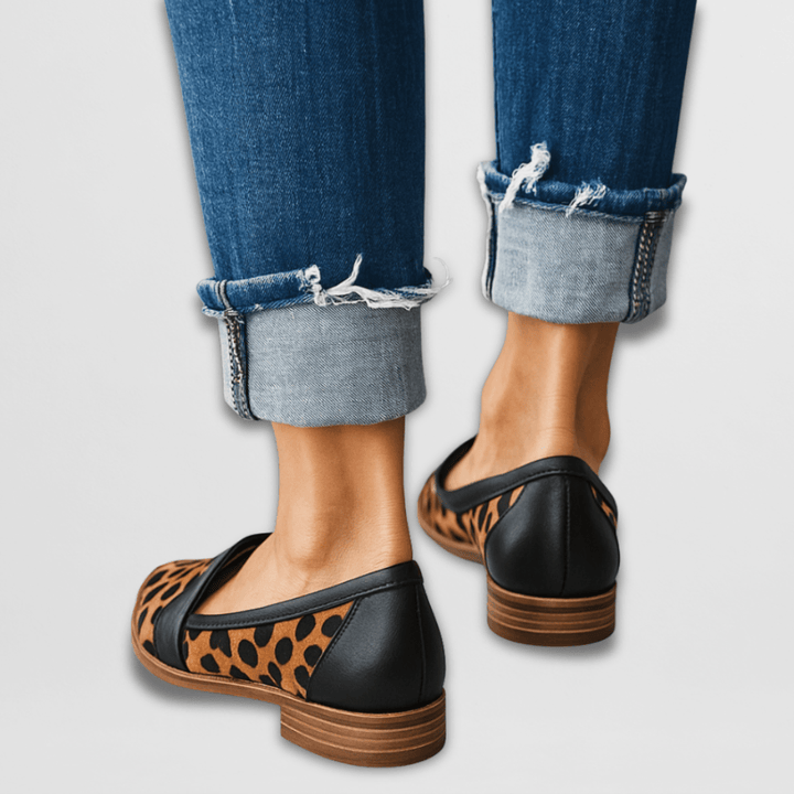 Vielseitige Damen Loafer Slipper, spitze Zehe. Komfortable, bürotaugliche Freizeitschuhe für Damen. Klassisch & schick.