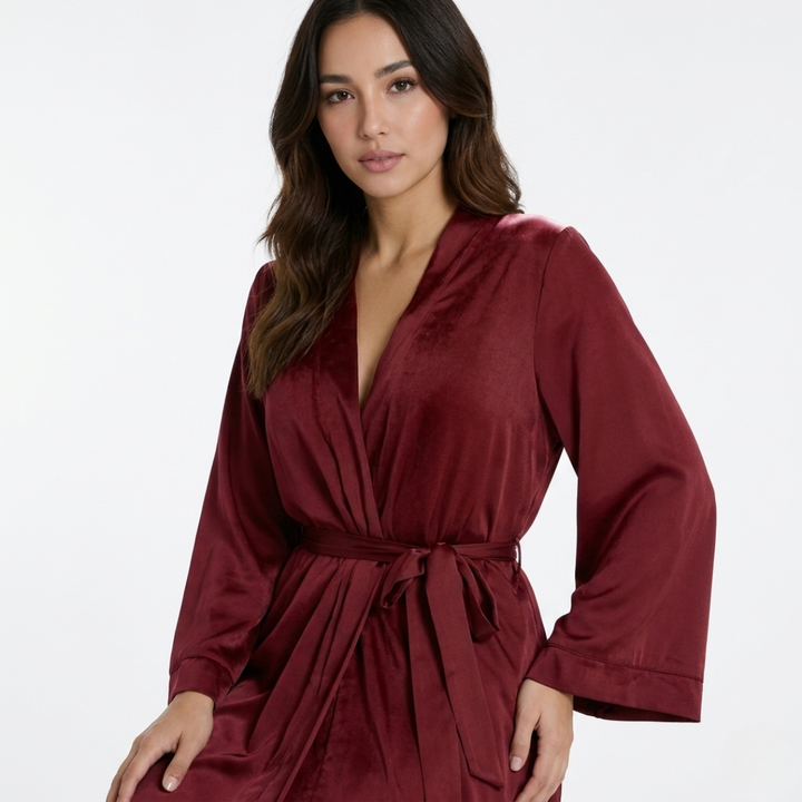 Damen-Bademantel, lang & elegant, perfekt zum Entspannen nach dem Bad, als Morgenmantel oder Loungewear.