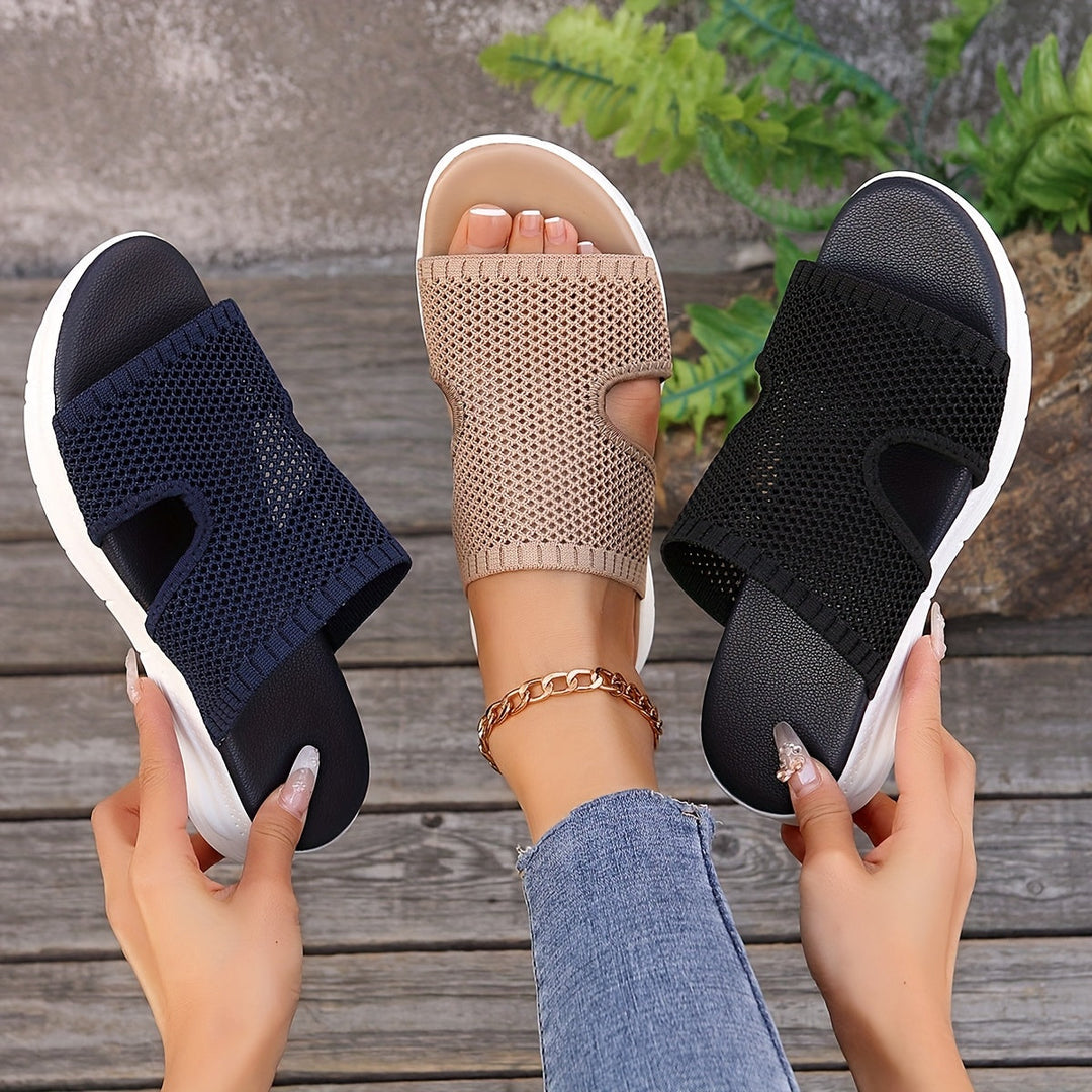 Sportliche Slip-On Damensandalen für Alltag & Freizeit. Bequeme atmungsaktive Sommerschuhe für Urlaub.