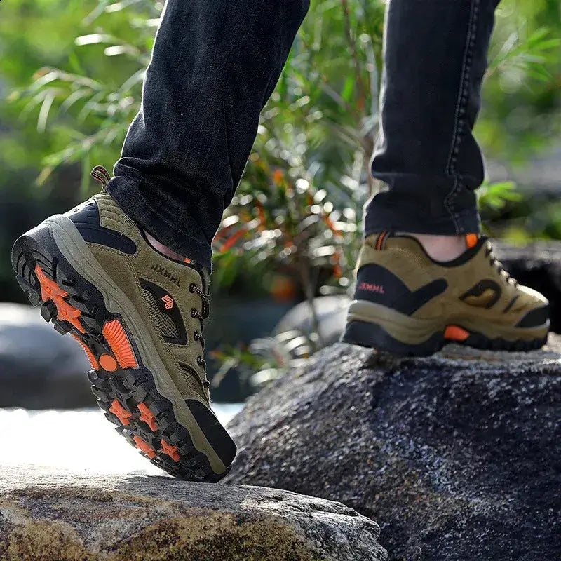Seitliche Ansicht der sportlichen Damen Wanderschuhe, ideal für Trekking & Outdoor.