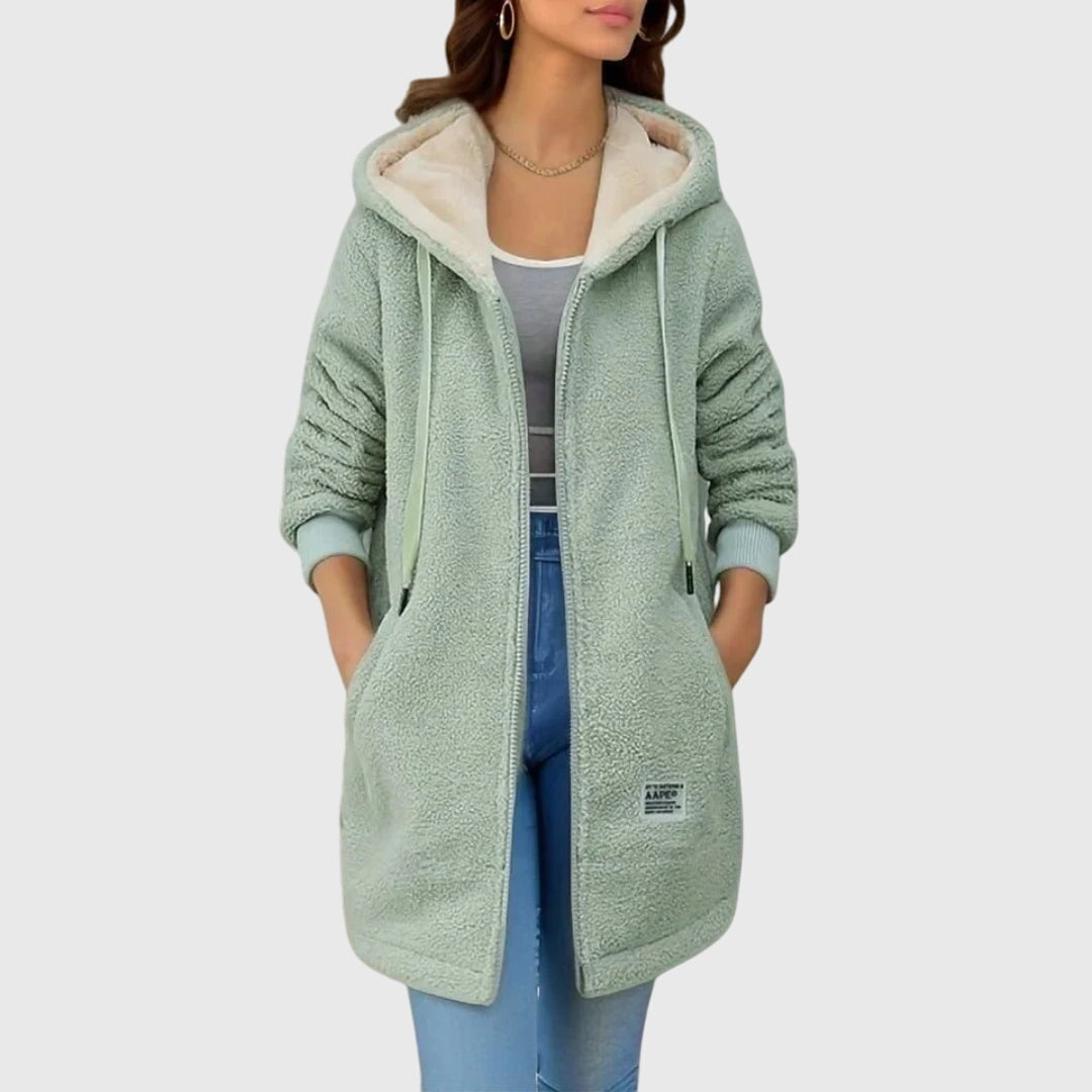 Braune Damen Winterjacke, Kapuzenjacke mit Reißverschluss. Perfekt als warme Outdoorkleidung für den Winter.