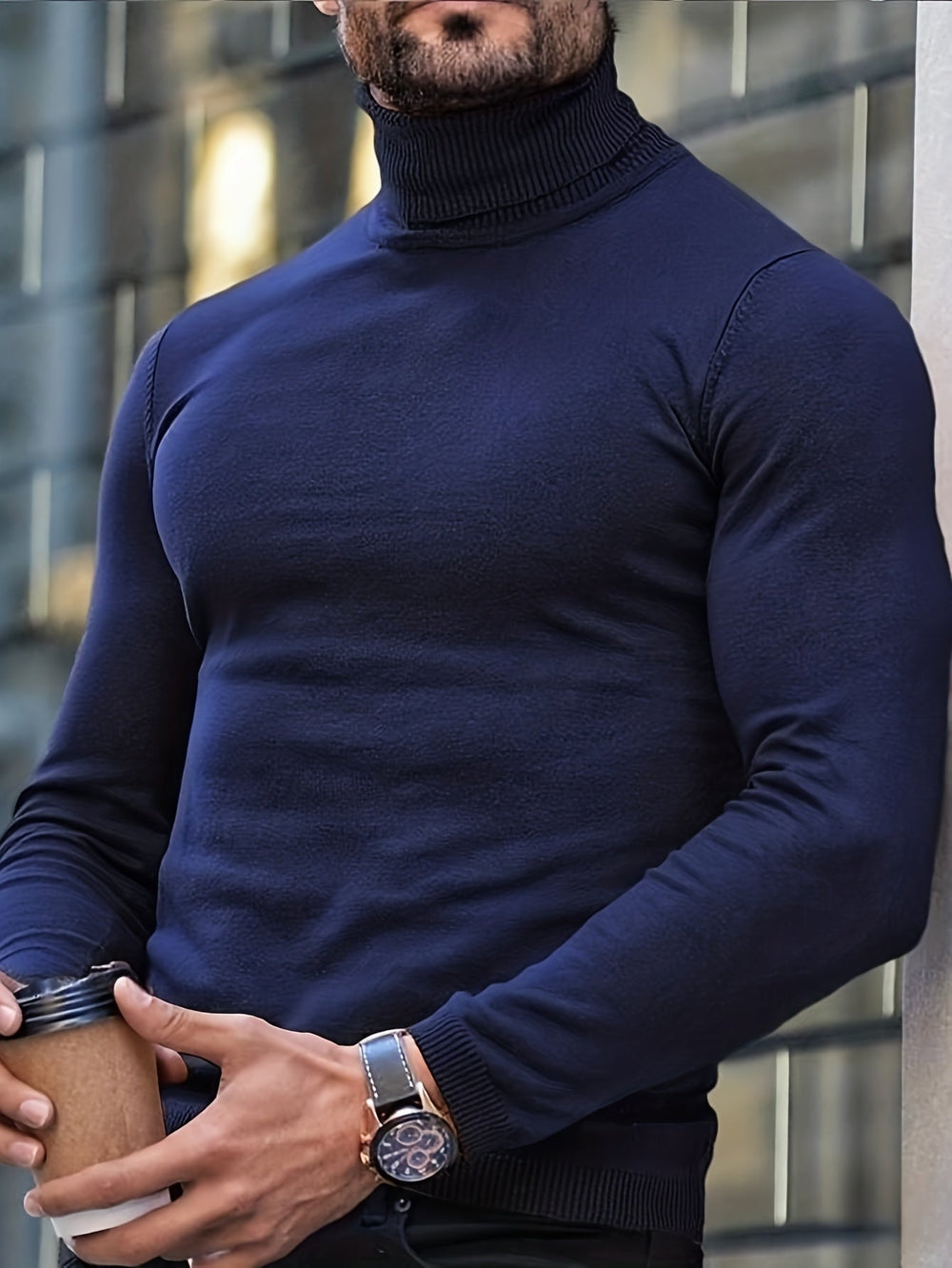 Bequemer Herren Rollkragenpullover in klassischem Design, perfekt für kalte Tage und vielseitige Herrenmode.