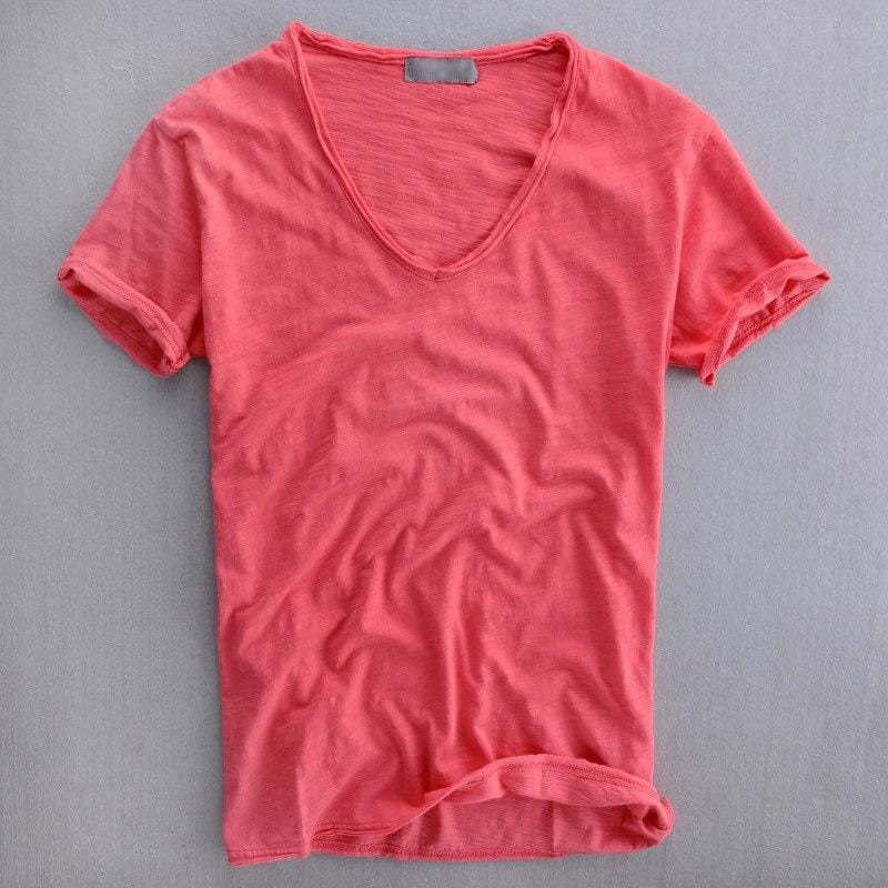 Vielseitiges Herren Basic T-Shirt mit V-Ausschnitt, ideal als Sommer Top oder für Alltagskleidung.