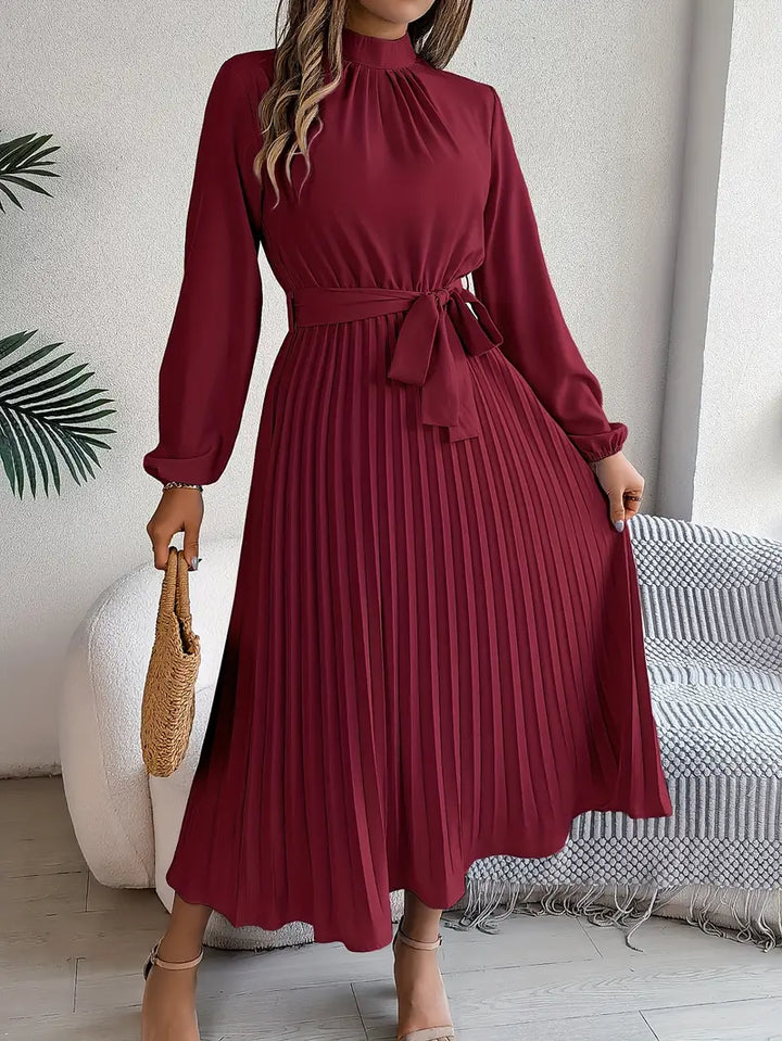 Elegantes Damen Abend Midikleid, plissiert, mit hohem Stehkragen. Ideal als Gala- oder Partykleid.
