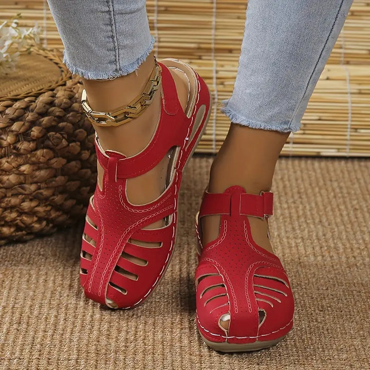 Alltagstaugliche Damen Sandalen mit orthopädischer Unterstützung. Bequeme Keilabsatzschuhe "Mirella" für Freizeit.