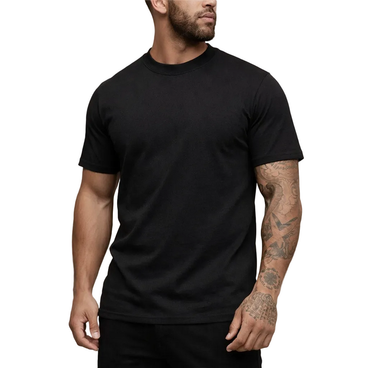 Herren Rundhals T-Shirt in Schwarz, tailliert, aus atmungsaktiver Baumwolle für klassischen Sommer-Look.