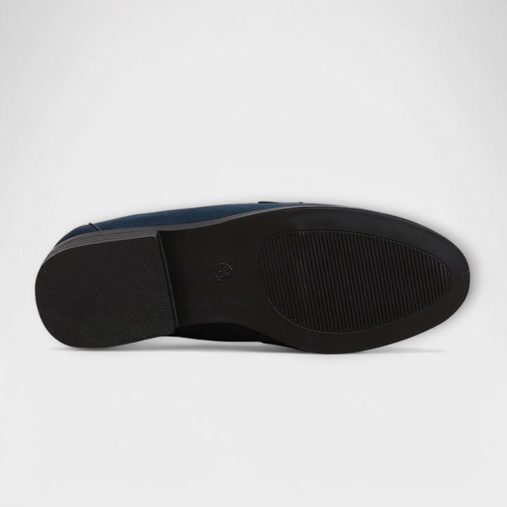Komfortable Damen Slipper in Blau, flache Loafer als Sommerschuhe. Müheloser Slip-On Stil.